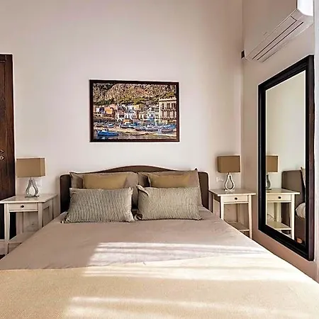 Casa Nostra Bed and Breakfast 4*